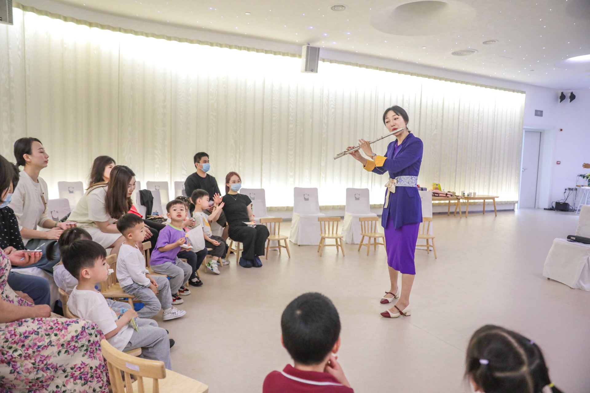 科(kē)發幼兒園特邀數位音樂家、演奏家到訪“赢·劇場”